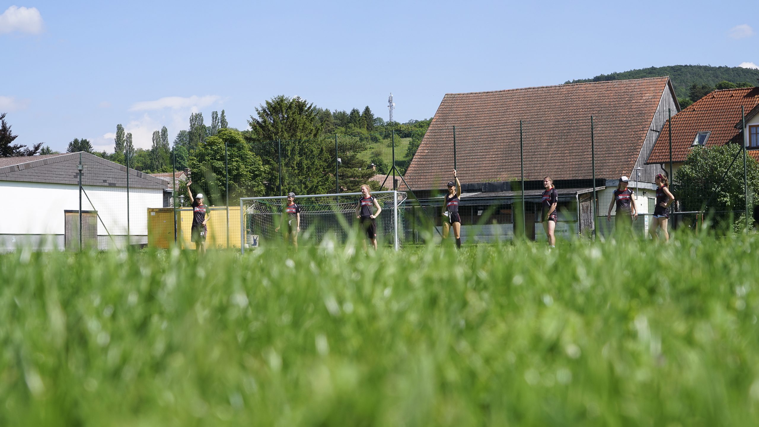 Österreichisches Ultimate Frisbee Nationalteam der Frauen am Spielfeld.